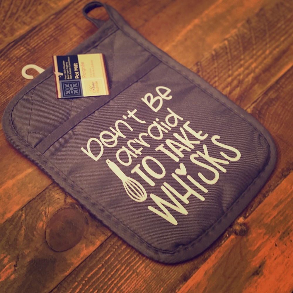 Don’t be afraid to take whisks pot holder NWT